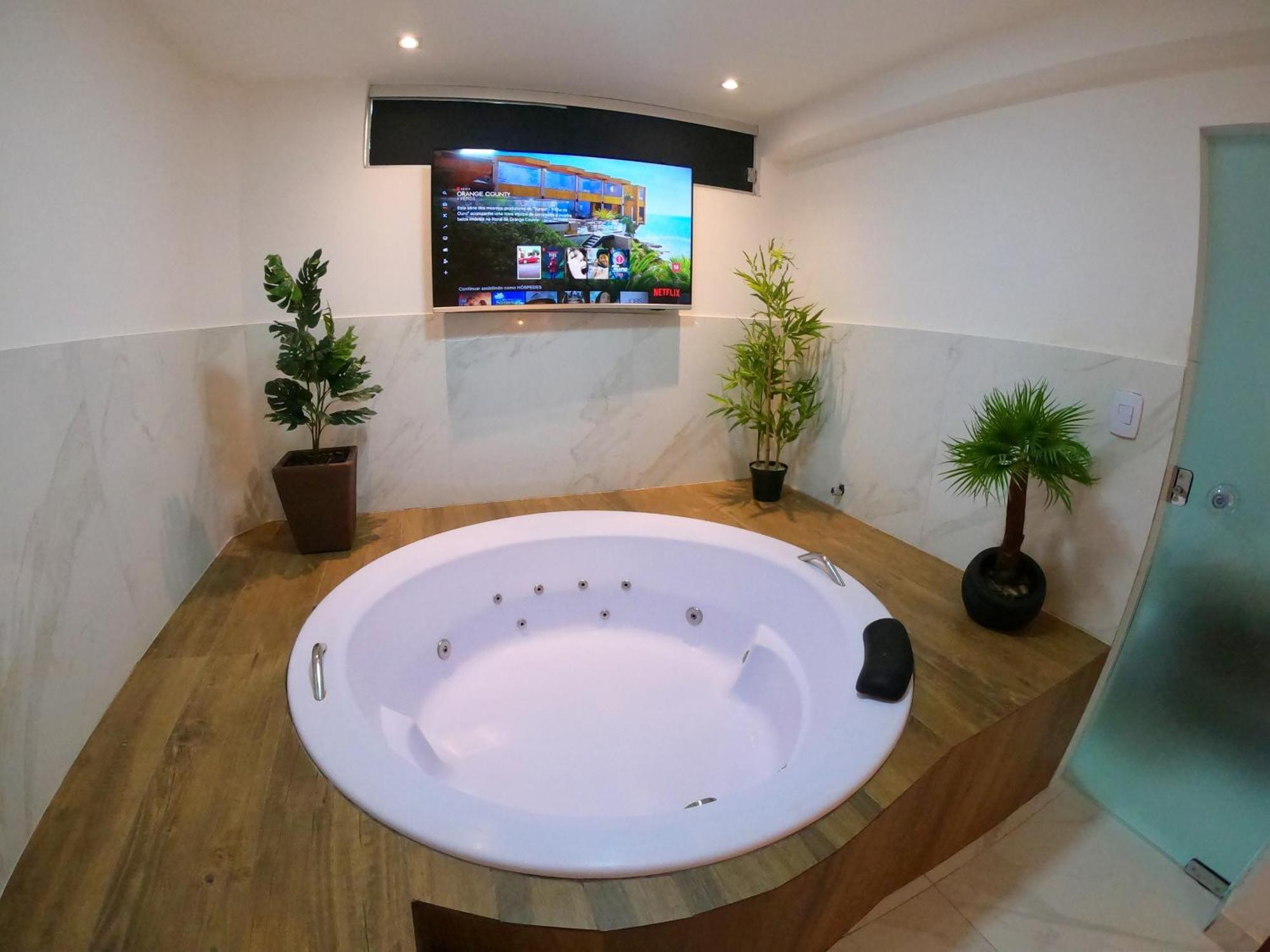 Th 101 - Flat Com Banheira De Hidromassagem Appartement Governador Valadares Buitenkant foto